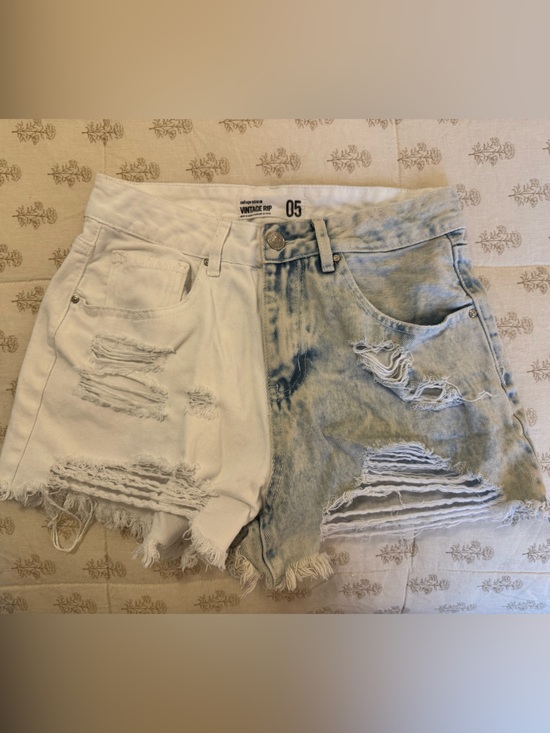 refuge Pants - refuge Two-Tone Distressed Denim Jean Shorts - White and Light Blue